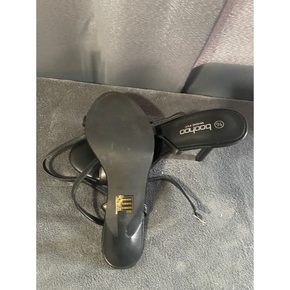 Boohoo Black Strappy Mid-Heel Sandals View 4